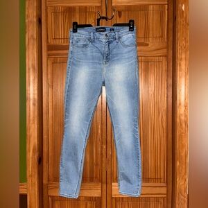 Lucky Brand Women's Skinny Jeans in Light Blue Wash